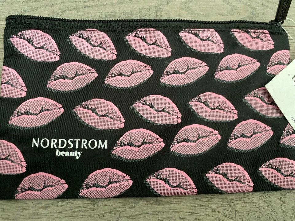 Bolsa de cosméticos Nordstrom nueva con etiqueta Foto 1 de 1