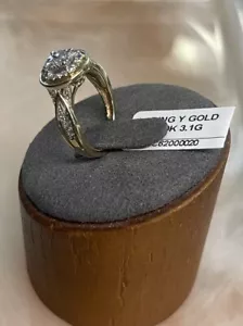 10K Yellow Gold Ring Cluster Ring Sz. 5 (3.1g) - Picture 1 of 7