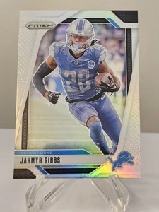 Tarjeta paralela Panini Prizm Jahmyr Gibbs Silver Prizm 2024 # 93 - Imagen 1 de 3