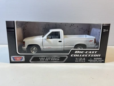 1992 Chevy 454 SS Diecast Model Truck: 1/24 Scale, New In the Box By Motor Max - Image 1 of 4