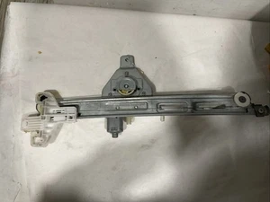 2007-2017 Jeep Compass Rear Right Window Regulator w/ Motor OEM 05074822AA - Picture 1 of 3