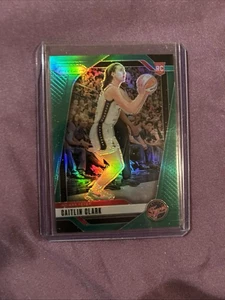2024 Panini WNBA Prizm Green Holo Caitlin Clark #22 - Bild 1 von 6