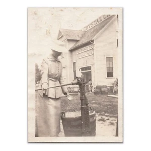 Pumping Water at Crystal Cave - Vintage Photo - Early 1900s - Edwardian Woman - Picture 1 of 2