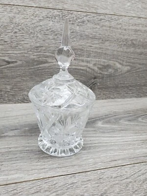Azúcarero de cristal vintage con tapa o soporte para baratija diseño grabado corte profundo  Foto 1 de 4