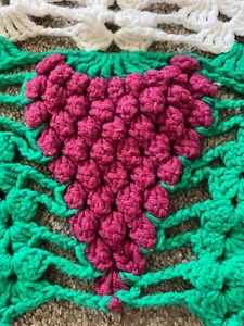 Vintage Bunches of Grapes Crochet Tablecloth 28" Round - Picture 1 of 4