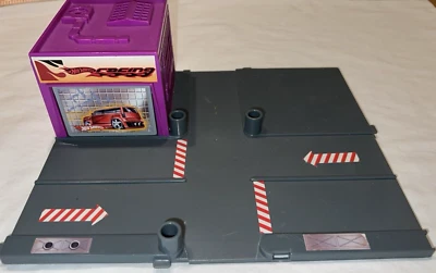 Hot Wheels Motorsports Mega City 2007 Single Block Play Set 1718UX 3 pcs Lot - Image 1 of 4