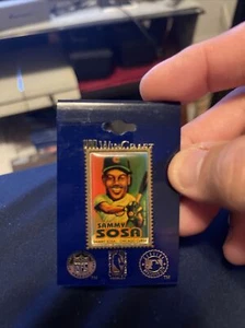 Chicago Cubs SAMMY SOSA VINTAGE Stamp Pin WINCRAFT - Picture 1 of 2