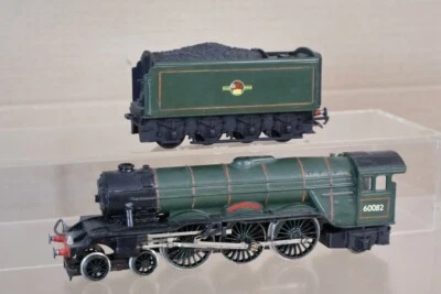 HORNBY R850 RE PAINTED BR 4-6-2 CLASS A3 LOCOMOTIVE 60082 NEIL COW oj - Image 1 of 4