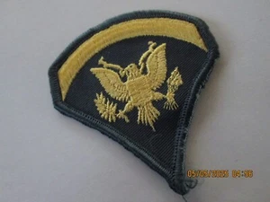 U.S. ARMY SPECIALLIST E4 GOLD EAGLE WWII EMBROIDED PATCH - Picture 1 of 2