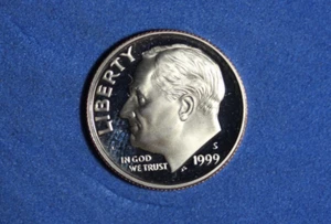 Roosevelt 1999-S vestido de una moneda de diez centavos #P29531 - Imagen 1 de 2