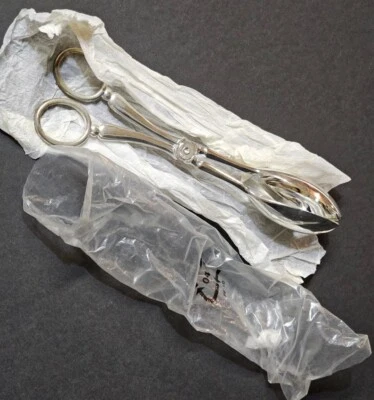 Pinzas para ensaladas EP totalmente nuevas de aleación de zinc chapadas en plata Foto 1 de 4