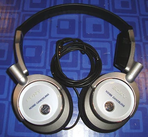 Sony MDR-NC6 GERÄUSCHUNTERDRÜCKUNG KOPFHÖRER Walkman, MP3, iPod getestet funktioniert super - Bild 1 von 3