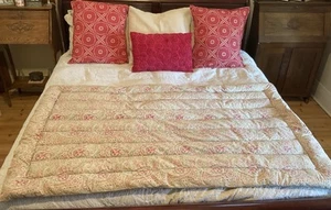 Vintage Coverlet Pink Floral Cotton Print Quilted Cotton Duvet Quilt Eiderdown - Picture 1 of 24