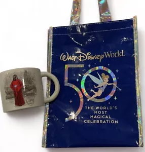 Tazza Star Wars Life Day Chewbacca Starbucks e borsa 50° anniversario Disney 2022 - Foto 1 di 7
