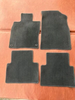 Honda Insight Black Carpet Floor Mats Rugs OEM Used 4 Piece Set 2019 - 2022 Foto 1 de 4