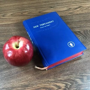 1981 New Testament Korea Kuoyü and English Bilingual Edition 740 Pgs Vinyl Cover - Imagen 1 de 21