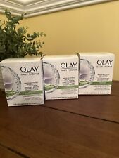 OLAY Daily Gentle Clean 5-in-1 Water Activated Cloths,99 Total Count (Pack of 3)