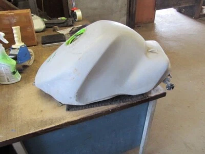 1994-1996 Kawasaki ZX9R ZX 900 C Ninja Fuel Tank Primed 51080-5081-89 - Image 1 of 4