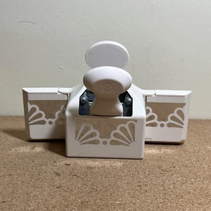 MARTHA STEWART SCALLOP BORDER PUNCH PAPER CRAFT SCRAPBOOKING!! FOLDING SIDES - Picture 1 of 6
