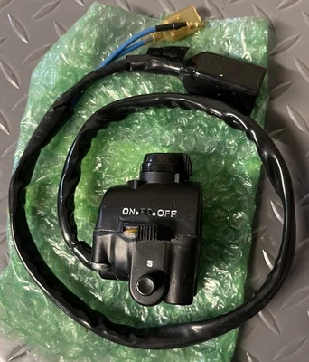 1973-1975 Kawasaki Z1 900 RH Switch Case Assy NOS 46132-001 - Imagem 1 de 4