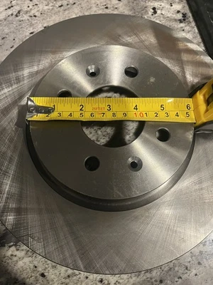 Rotores Kia Rio (los cuatro) y pastillas de freno (ambos traseros SOLO UNO delantero. SIN DEVOLUCIONES. Foto 1 de 4