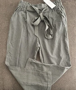 NWT Women’s Sienna Sky Pull On Elastic Waist Striped Crop Pants Sz L Green/Gray - Picture 1 of 3