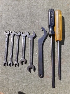 5 Schneckenmarke 8-17 mm + 45-50 mm Zapfenschlüssel + 2 Schraubendreher Auto Fahrrad Mechaniker Werkzeug - Bild 1 von 22
