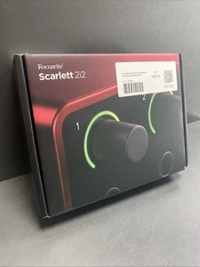 Focusrite Scarlett 2i2 4. Gen. USB Audio Interface - Rot - Bild 1 von 5