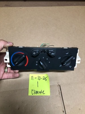 2004-2012年GMC Canyon交流加热器气候控制温度Oem 15132087 — 第 1/4 张图片