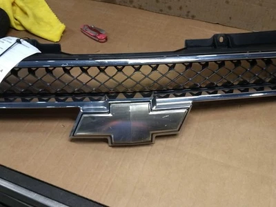 2009 Chevrolet Tahoe Blue Grille OEM 15865945 Used 224K Miles PITS 4DR SUV - Image 1 of 4