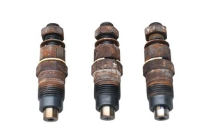 16 Kubota RTV-X1140W Fuel Injectors - Picture 1 of 3