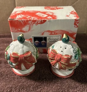 Christmas Salt & Pepper Shakers Fitz & Floyd Baroque Holiday Pattern EUC VTG - Picture 1 of 7