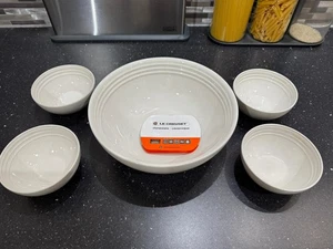 Le Creuset New Ceramic White Large Serving Bowl & 4 Snack Bowls RRP £100 - Picture 1 of 10