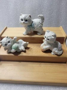 1410 set Of 3 WHITE KITTENS WITH YARN FIGURINES HOMCO Home Interior - Picture 1 of 7
