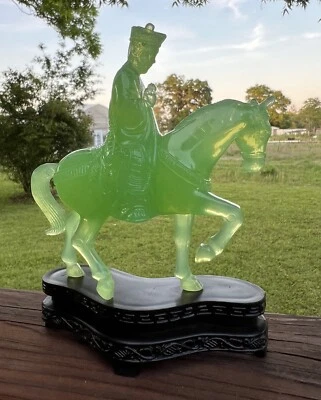 Estatuilla de oración sacerdote caballo verde chino de colección 3" x 2,5" ¿Lucite? Resina Jade Foto 1 de 4