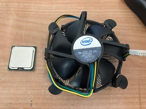 Dissipatore Intel E33681-001 F09A-12B9S2+CPU INTEL E5200 DUAL CORE - Foto 1 di 3