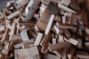 Brennholz Buche trocken gelagert 0,75m³ in Gitterbox (92,-€/m³) - Bild 1 von 4