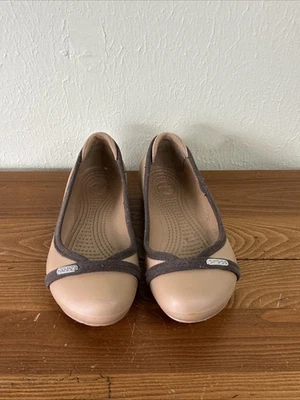 CROCS MUJER PUNTERA BALLET PLANOS BRONCEADO TALLA 4 Con Borde Marrón Foto 1 de 4