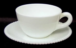 Westmoreland Perlenrand Milchglas Tasse & Untertasse Set 1164239 - Bild 1 von 1