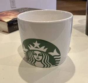 Tazza tazza caffè Starbucks 2016 sirena logo 16,9 fl oz bianca con verde - Foto 1 di 4