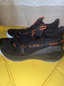 Under Armour Curry 6 Sneakers for Men 
