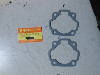 Junta de cilindro NOS Suzuki OEM 80-91 FA50 80-81 FS50 79-83 FZ50 11241-02300 cantidad 2 Foto 1 de 2
