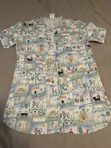 Women’s Medline Snap Front Scrunch Back Animal Print Scrub Top Size Small - Picture 1 of 7