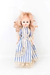 Bambola Da Collezione Furga Made In Italy Vestito A Righe Difetto Colla In Front - Foto 1 di 3