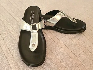 Donald J. Pliner Fanta Italian Made Metallic Silver Thong Leather Sandals Sz 6.5 - Picture 1 of 11