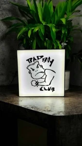 "Caja de luz LED retro Bad Boy Club plástico PLA impreso en 3D con interruptor de alimentación 8,5""" - Imagen 1 de 1