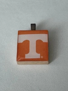 Colgante con logotipo de voluntarios de Tennesse hecho a mano - Imagen 1 de 4