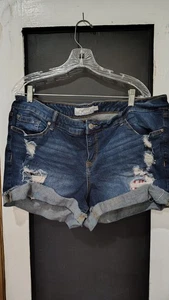 womans Torrid blue jean denim distressed shorts size 20 - Picture 1 of 7