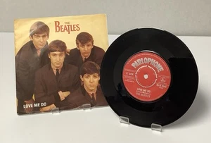 The Beatles Love Me Do 7" Vinyl mono UK 6th reissue 1982 - Picture 1 of 7