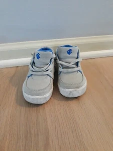 BABY/TODDLER GRAY ROCAWEAR SHOES SIZE 5 - Picture 1 of 5